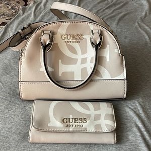 Guess purse with wallet